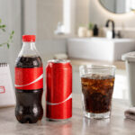 Coca Cola scaduta: si può bere? Quanto dura e cosa farne senza sprechi